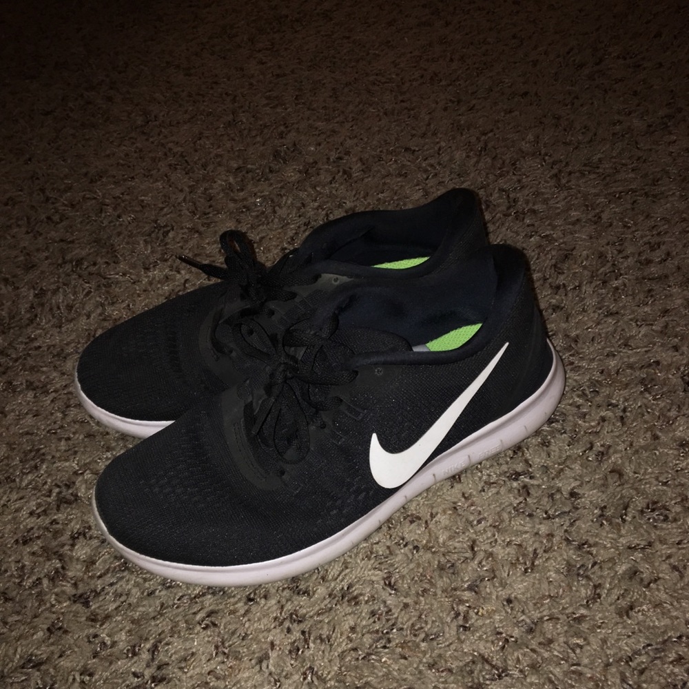 Nike Black Free Runs- Size 7.5